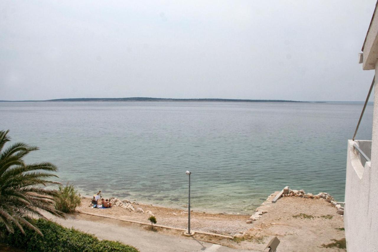 Apartments By The Sea Mandre, Pag - 4093 Колан Экстерьер фото